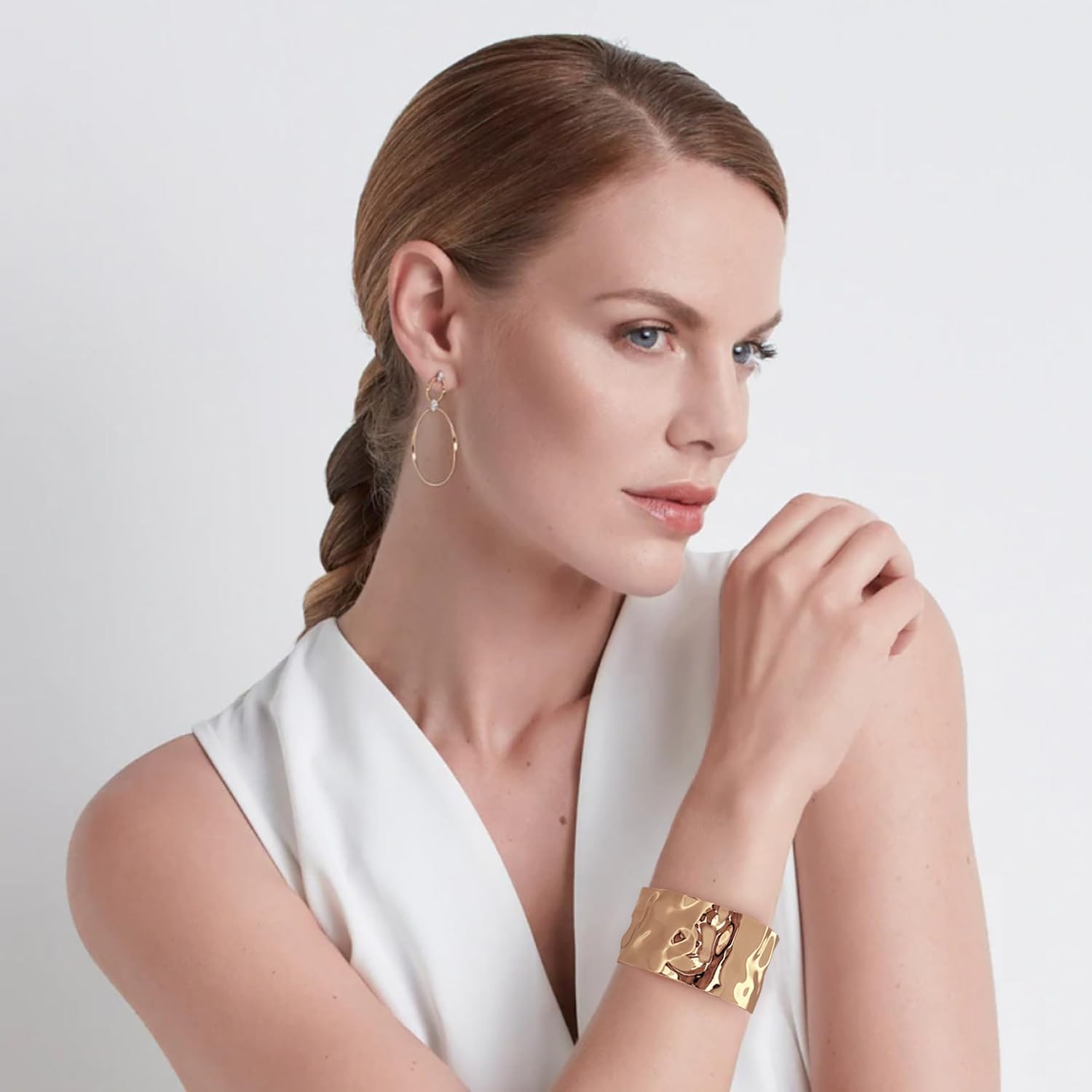 Open Cuff Bracelets: The Fit, Metal Gauge, and Adjustment Mistakes That Ruin Them